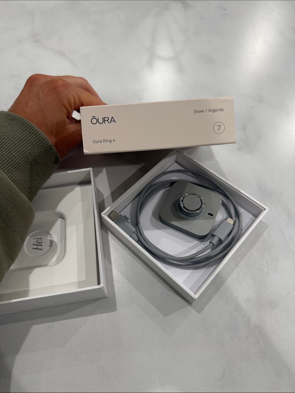 Oura Ring 4 Charger & Cable - Silver/Gray